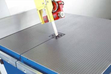 Feingehobelter Maschinentisch aus Grauguss