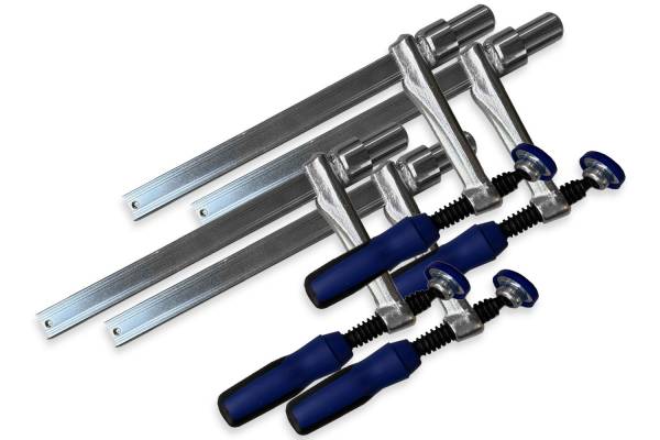 Vier Vertikal-Spannzwingen 22 x 8,5 mm